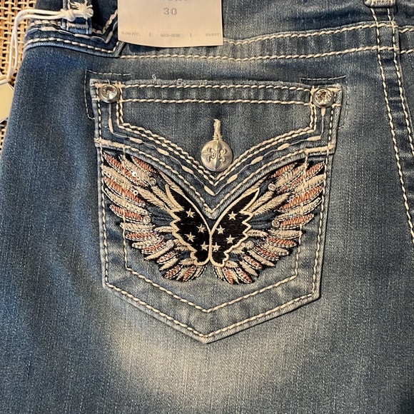 Miss Me Mid-Rise American Angel Denim Shorts Size 30, NWT - Picture 13 of 15